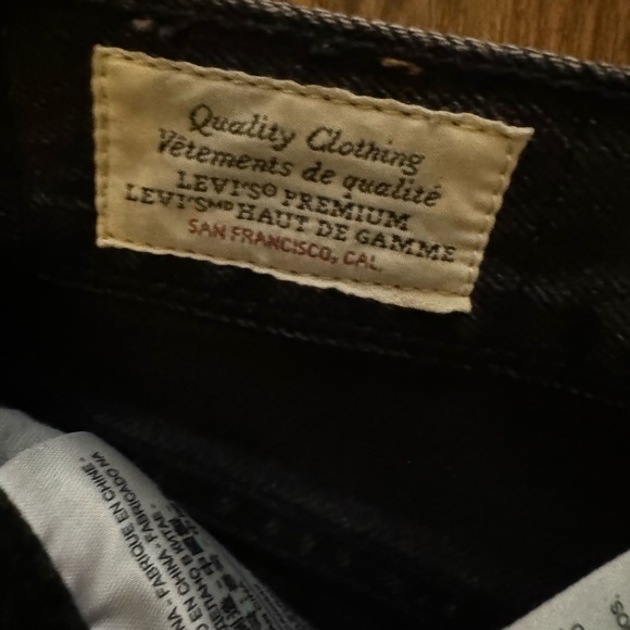 Levi’s Black denim Jean Shorts Distressed Hem
… - Picture 3 of 7